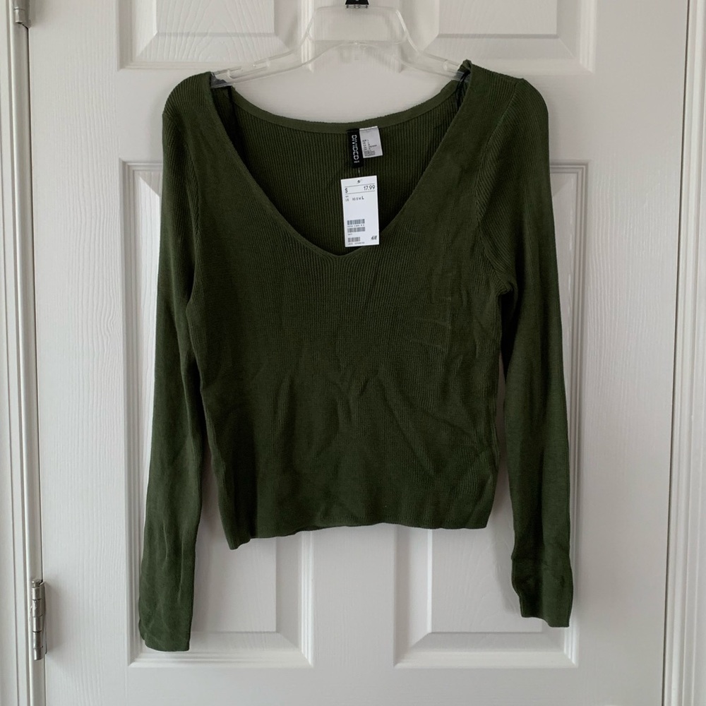 Long sleeve cropped sweater